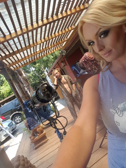 Look its @ItsMichaelVegas in his natural habitat https://t.co/2qH6Z7lEk9<a class="tags" href="/tag/itsmichaelvegas">@itsmichaelvegas</a><a href="/tag/fan"class="tags"><span>#fan</span></a>