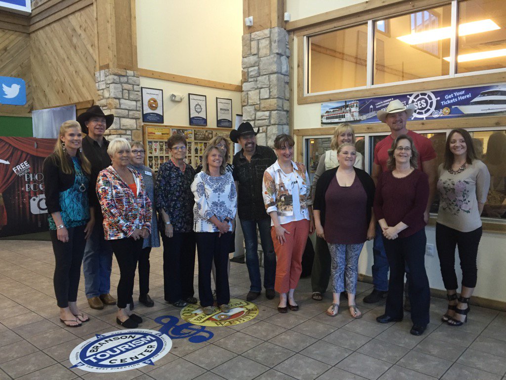 MansionTheatre's tweet photo. @Country_Vault visiting the #BransonTourismCenter #NewShowInTown https://t.co/Z8Otvontpi