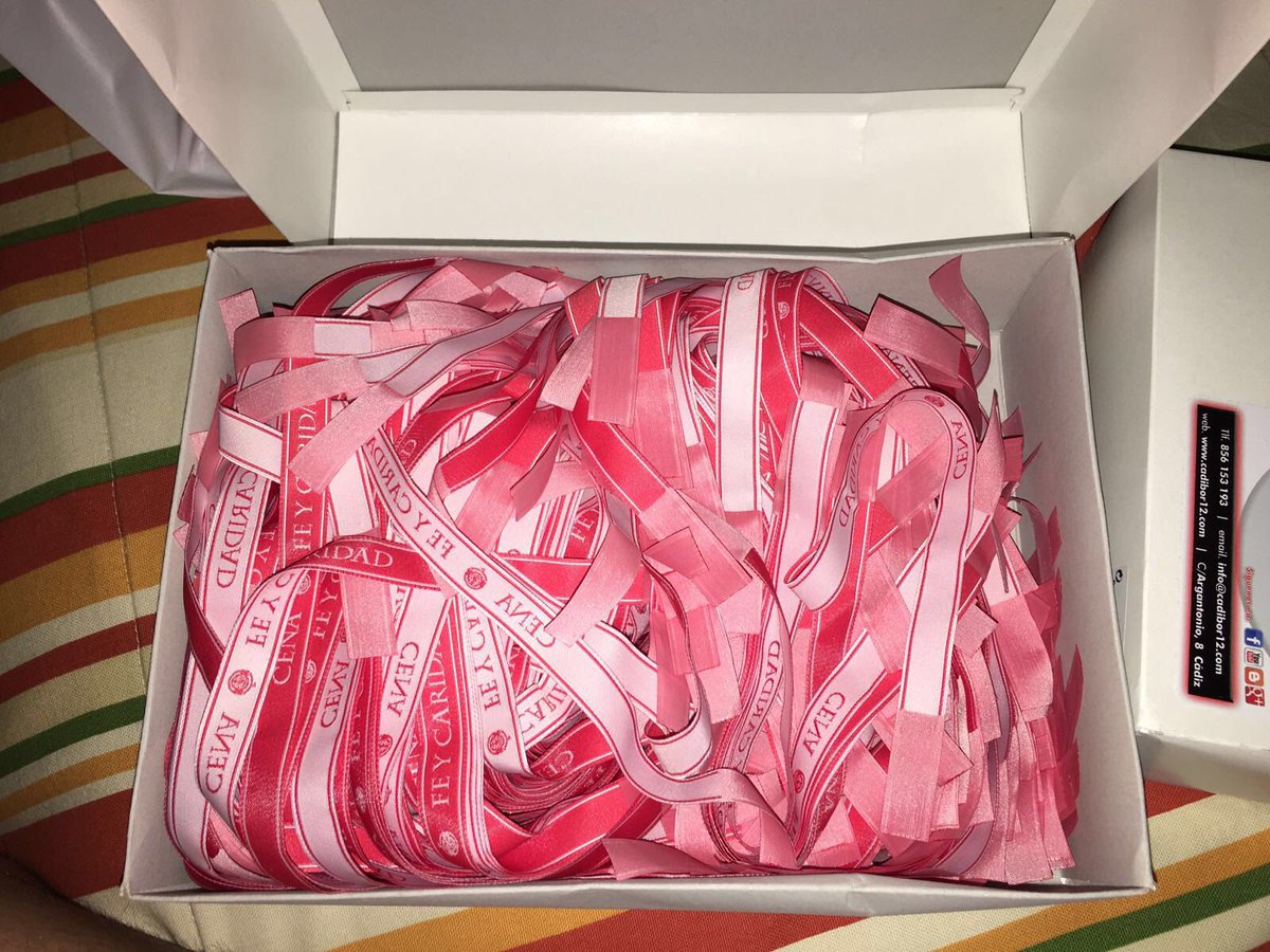 HdadCenaAlmeria's tweet photo. Ya están aquí las nuevas pulseras! Por tan solo 1€ consigue la tuya! #CenaAlmeria https://t.co/PhBlZEqbp5
