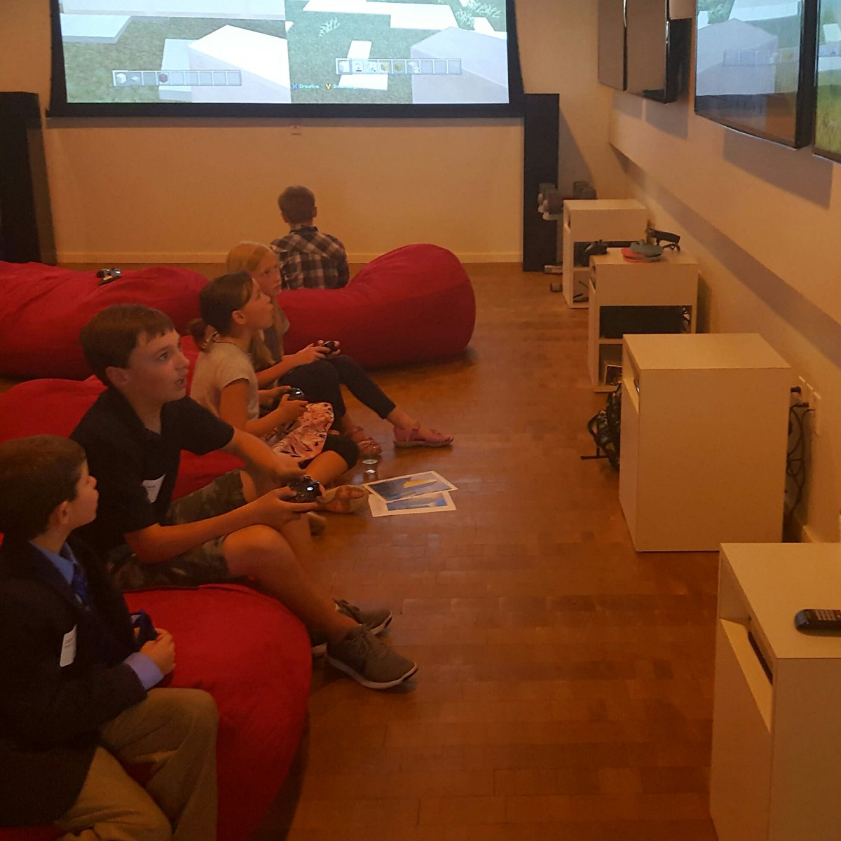 DaceCampbell's tweet photo. Inspired to see the future here at #HowardSWright #RITE2016
@HoloLens #GenerationZ https://t.co/jsLAZ9DVvs
