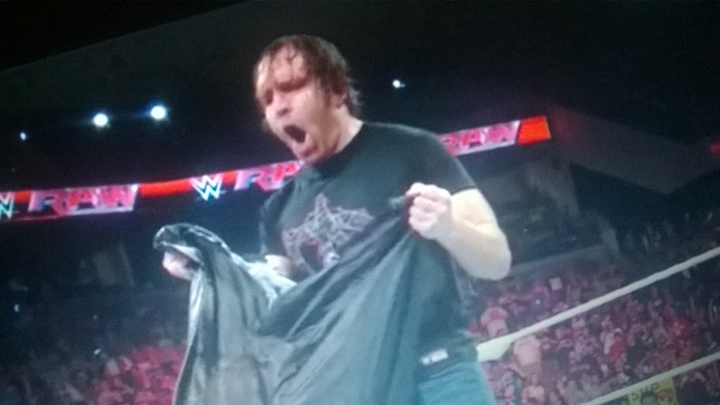MissPierce11's tweet photo. #CatchRaw Ca c'est pour Mitch, Jéricho!! https://t.co/9nEB7J4ZjP