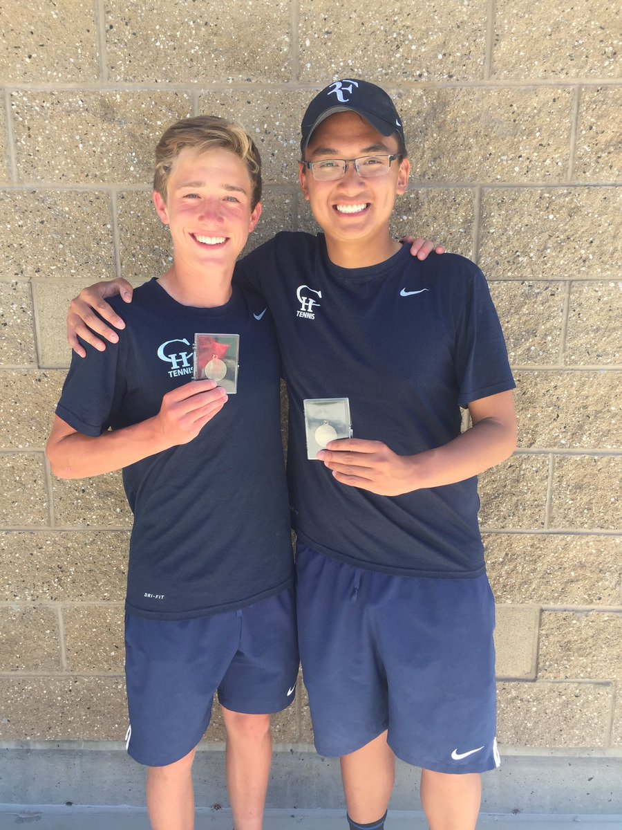 chhs_tennis's tweet image. First singles, Tran finishes 4th &amp;amp; second singles, Gish finishes 3rd in region tournament. Next up: State! 🎾