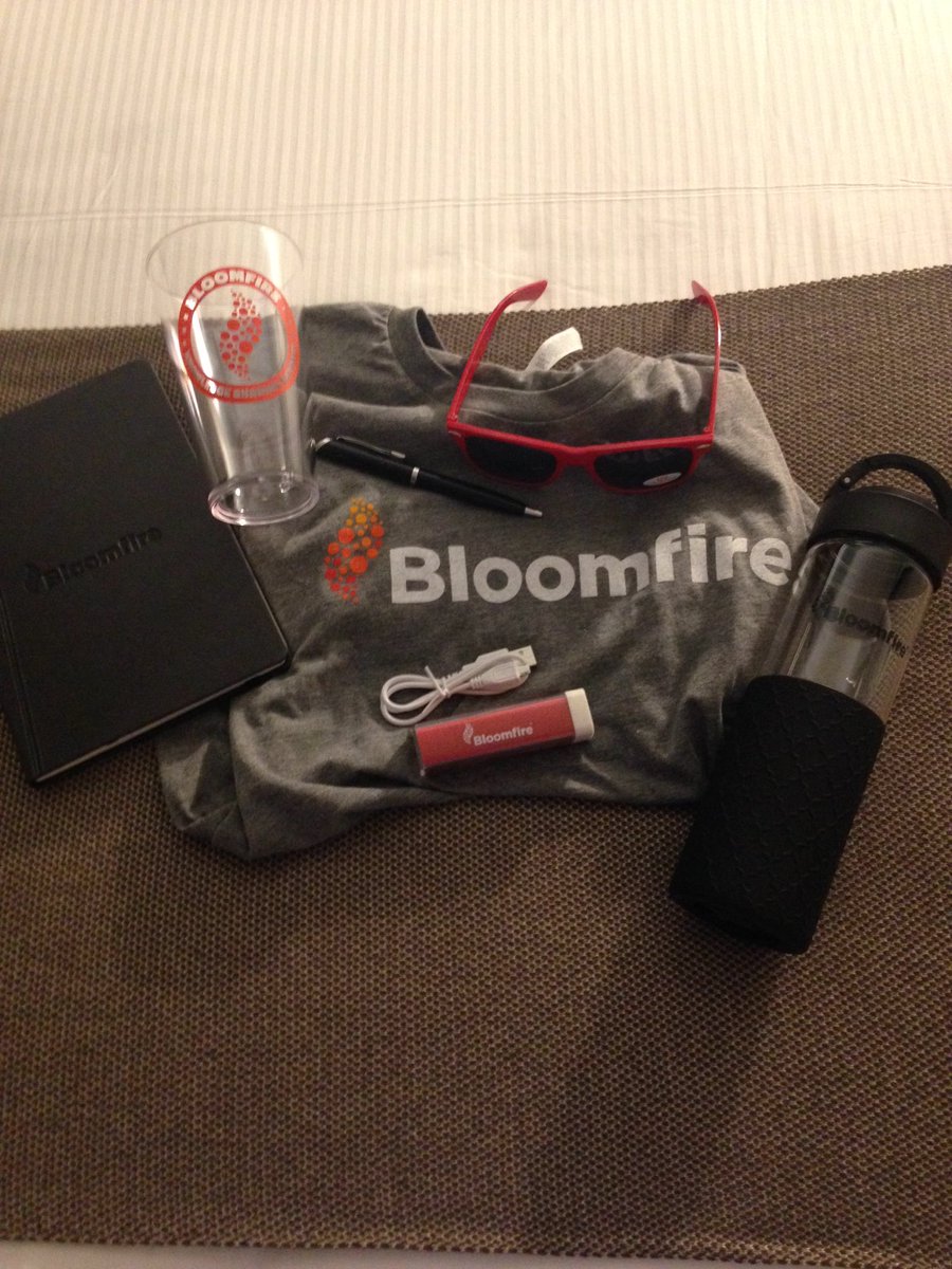 TaraCurrier's tweet photo. Thanks for all the sweet #SWAG @bloomfire! #bloomfire16 https://t.co/dKaPY7QlCK