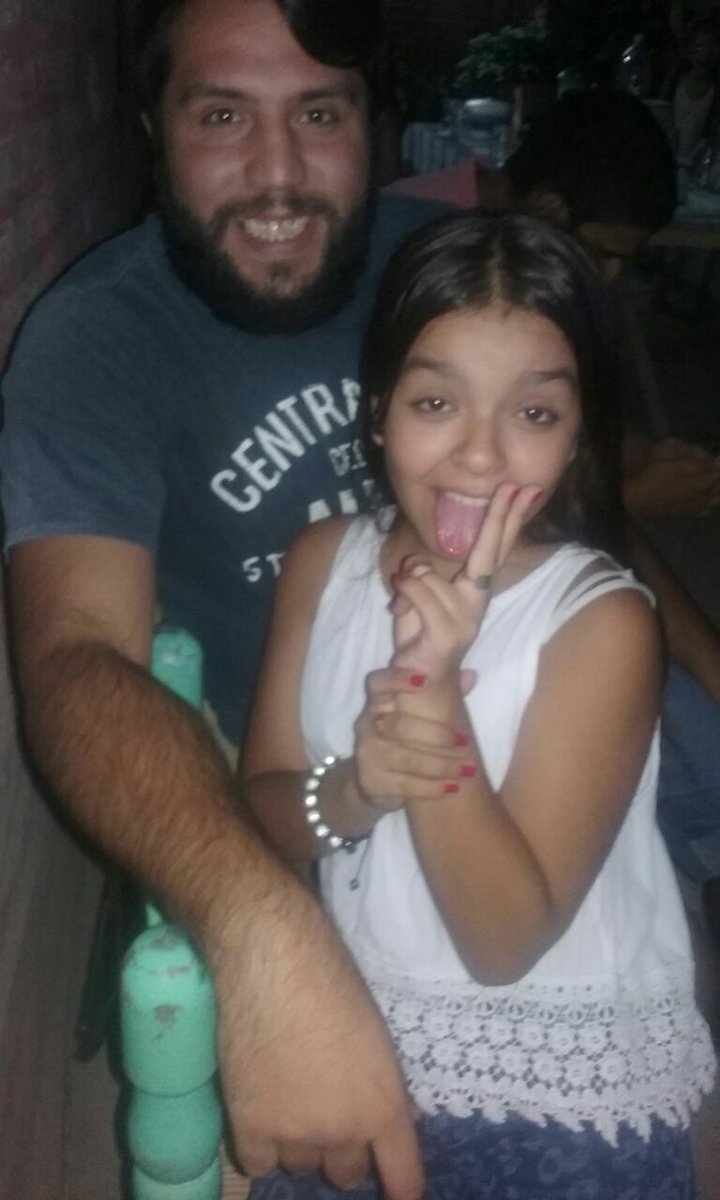 hugoleon141's tweet photo. Ojeras? Donde? #sofianight #Escracho ♡ #recuerdosdejuventud https://t.co/R2HQ6WCJWd