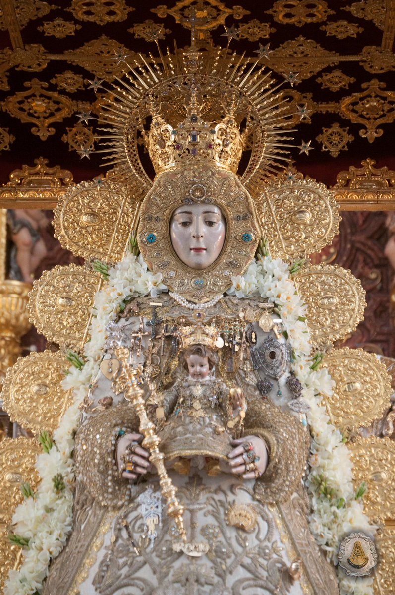 RocioLaPalma's tweet photo. Todo Camino acaba a sus plantas cuando comienzan a llover las lágrimas. Gracias Madre. ¡Viva la Virgen del Rocío! https://t.co/RT3W4wSB5M