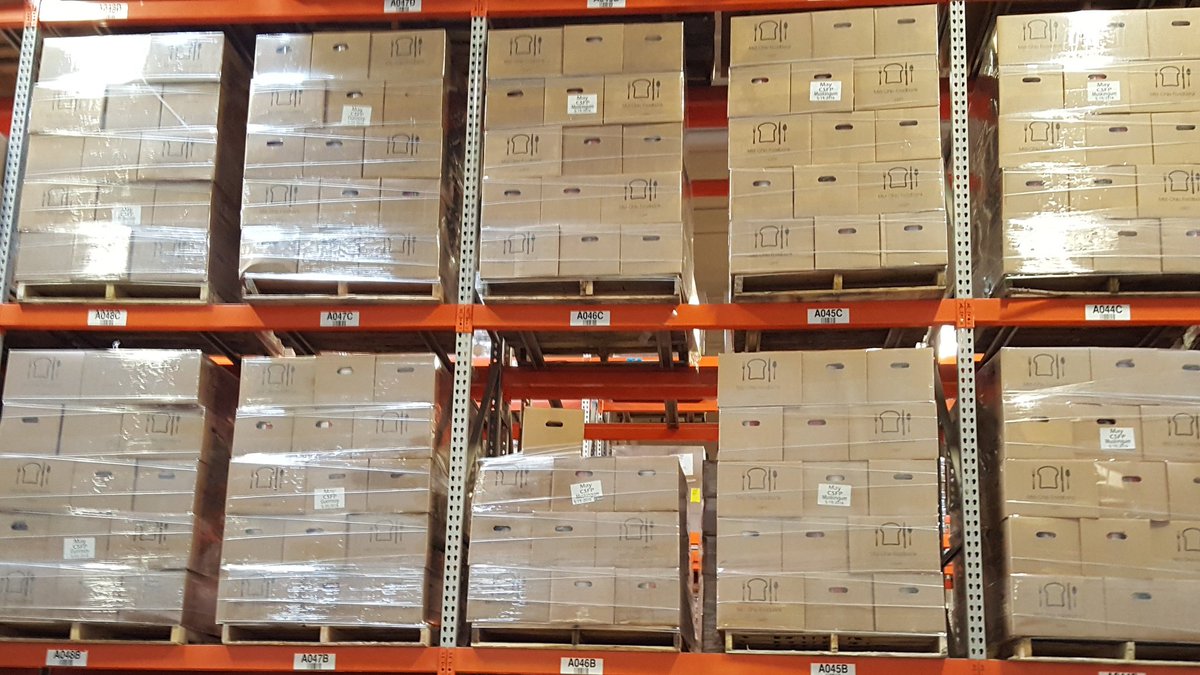 Teresa_R_Myers's tweet photo. Made 595 boxes of emergency meals for senior citizens at the Mid-Ohio Food Bank today. #G494RDOS #targetvolunteers https://t.co/gUQ9kbdYH3