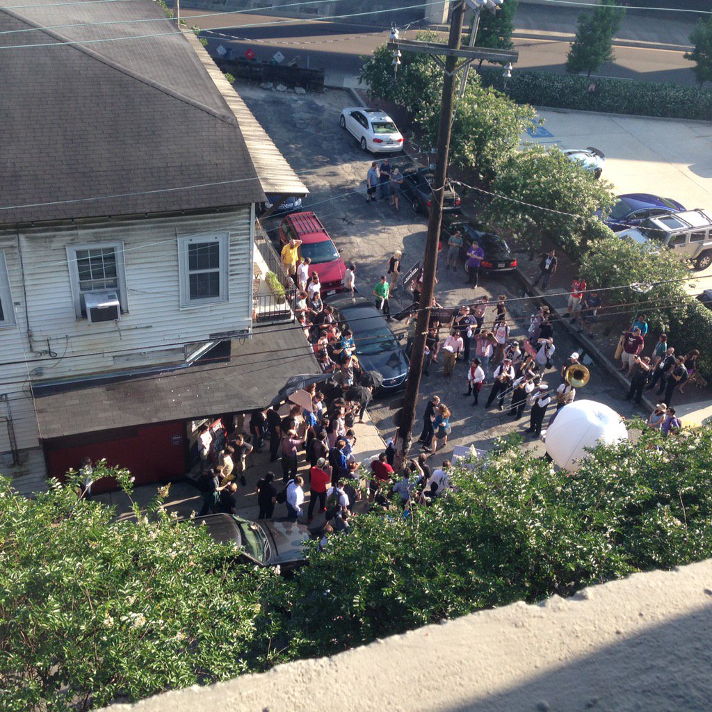 MobileBrainBank's tweet photo. In loud loving memory #drupal6 in front of my window in #nola #secondline #kalamuna https://t.co/TEJnyABKHi