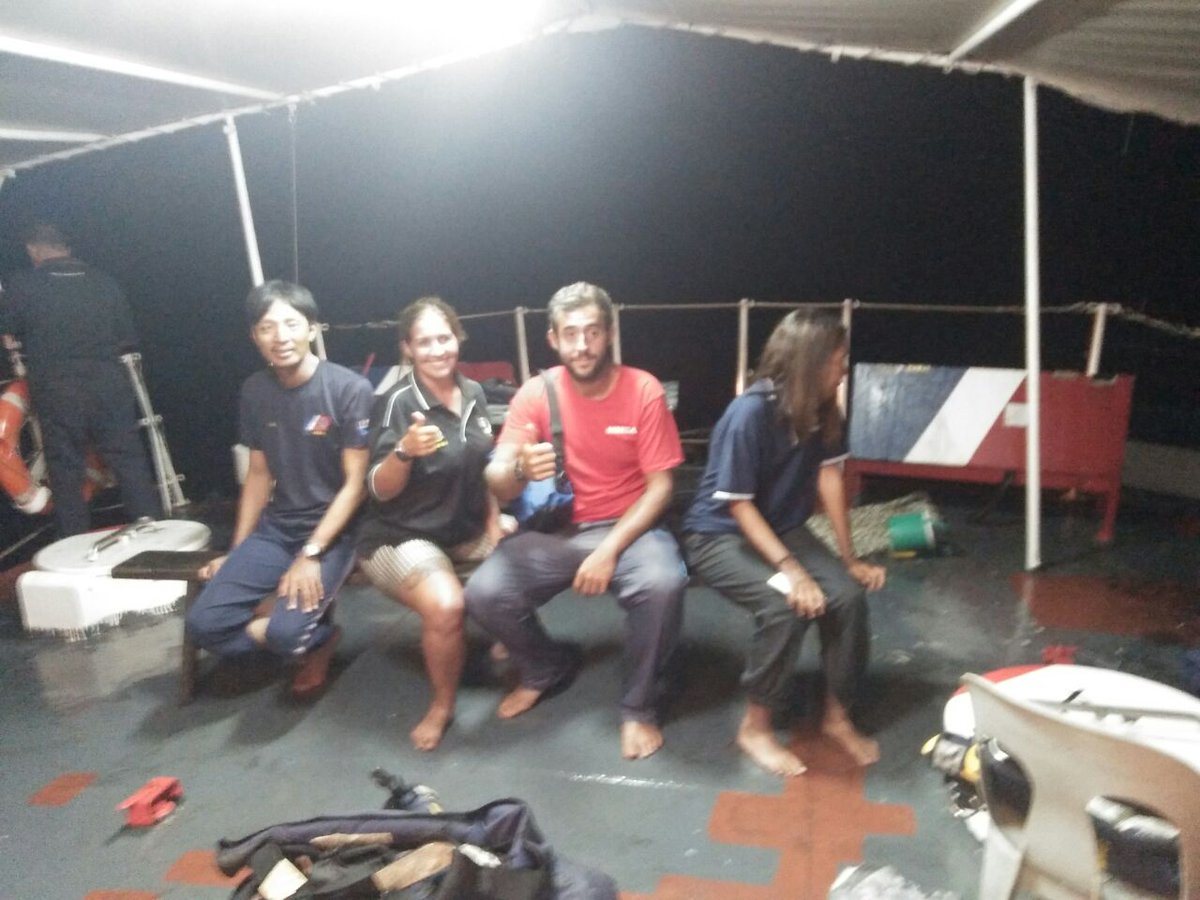 HishammuddinH2O's tweet photo. Yes..made me smile too “@mykamarul: The smiles tells it all! #SARoffKudat onboard KM Bustard @MaritimMalaysia https://t.co/NOSJsd5SgW”