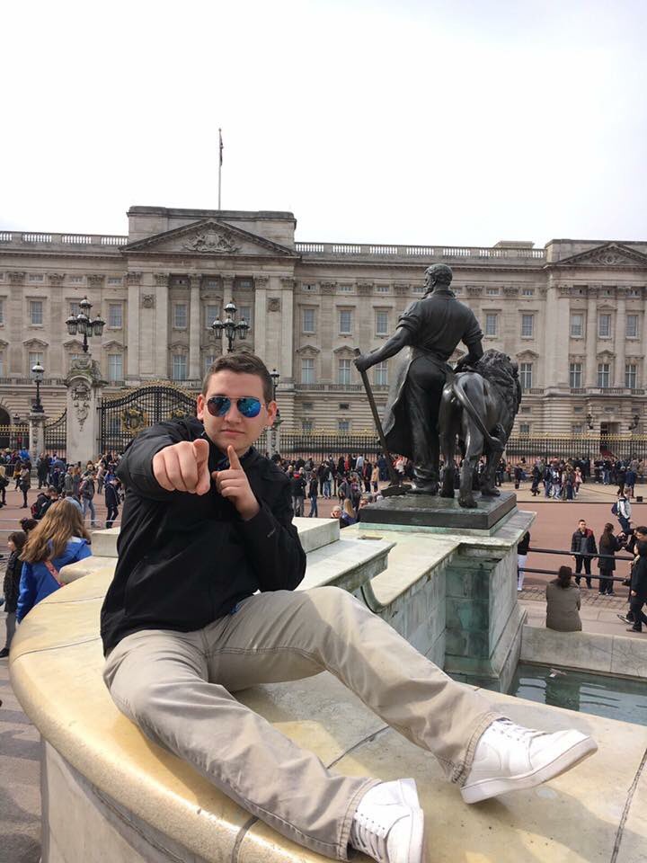 homeden40's tweet photo. London trip #eastmusic https://t.co/Xw2SVKOzvc