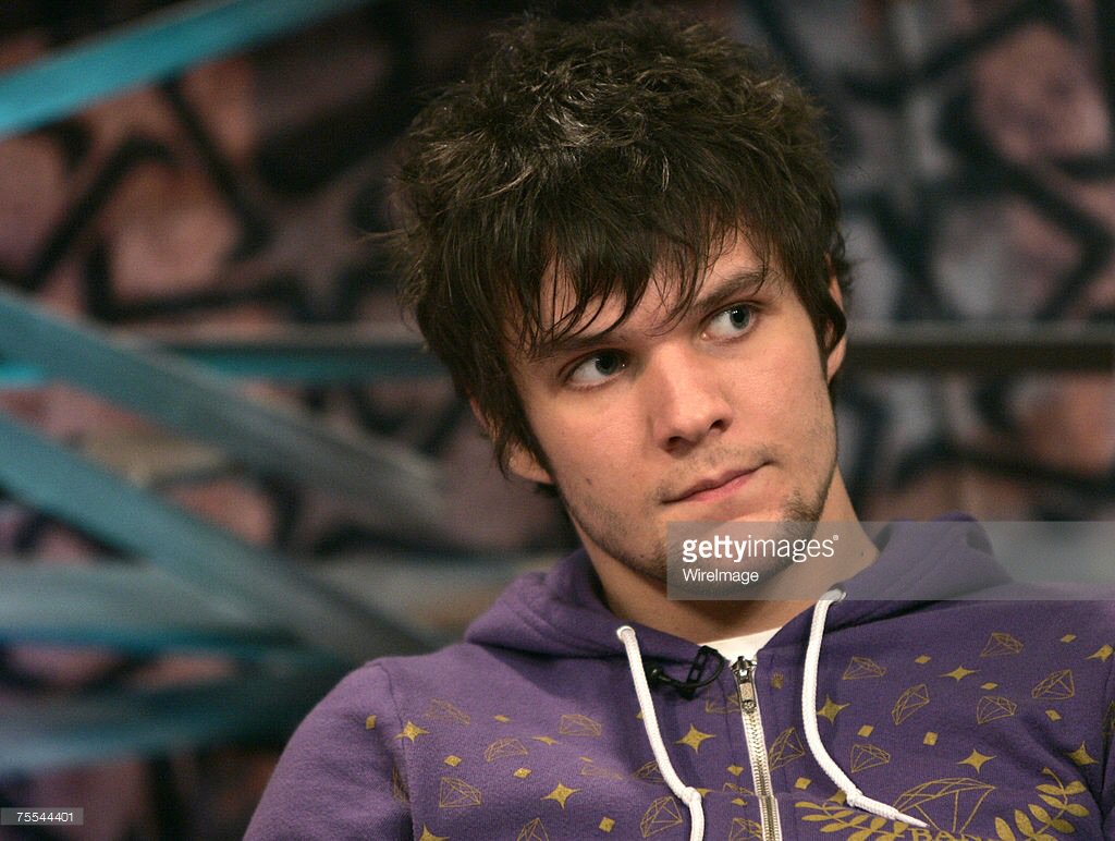 BLGsays's tweet photo. I mean how can it not? RT @martinsays: when purple hoodies were as hip as aztec print. #blg10 https://t.co/WwoNumi3eU