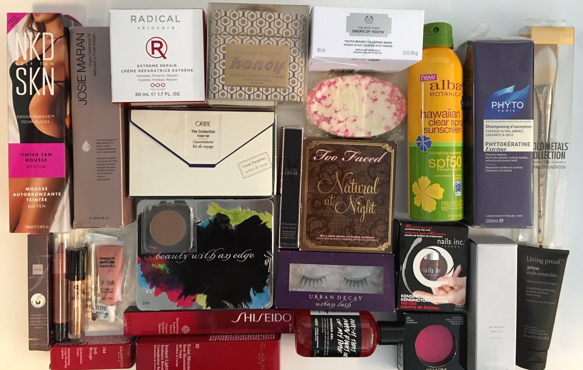 bitcheswhoblend's tweet image. Have you entered our #giveaway yet? #beauty #makeup #beautygiveaway #freebies