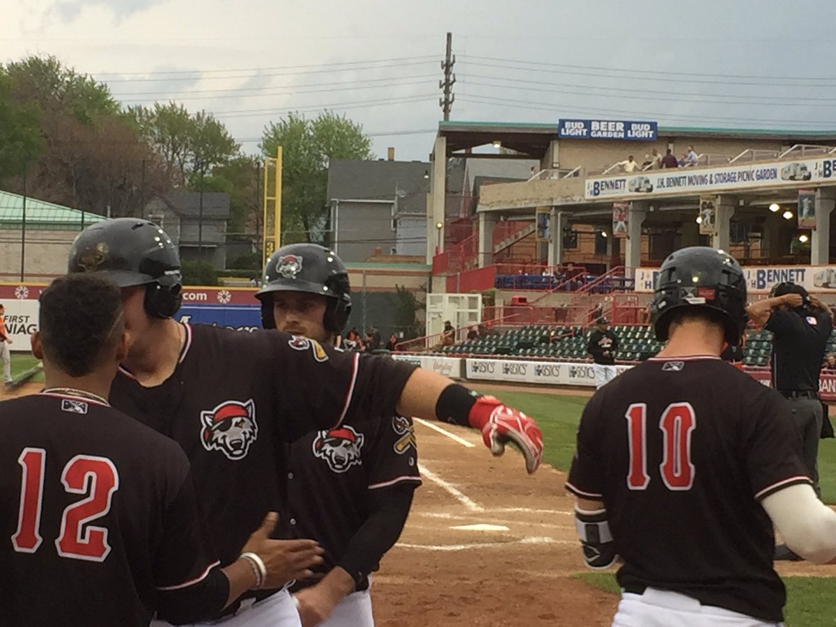 lushep2's tweet image. Way to tie it up for @erie_seawolves. @GreenGiant2219 hits 2 run bomb to bring in @Jeffmcvaney. 2-2 #KeepItUpWolves