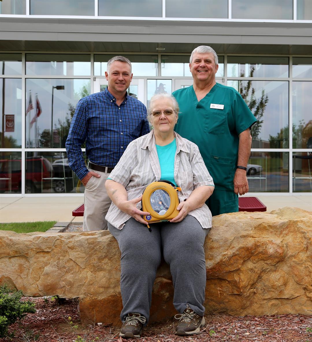 #AED saves Region 8 college student's life. “The AED did just what it was supposed to.” ow.ly/a8Dg3007xlW