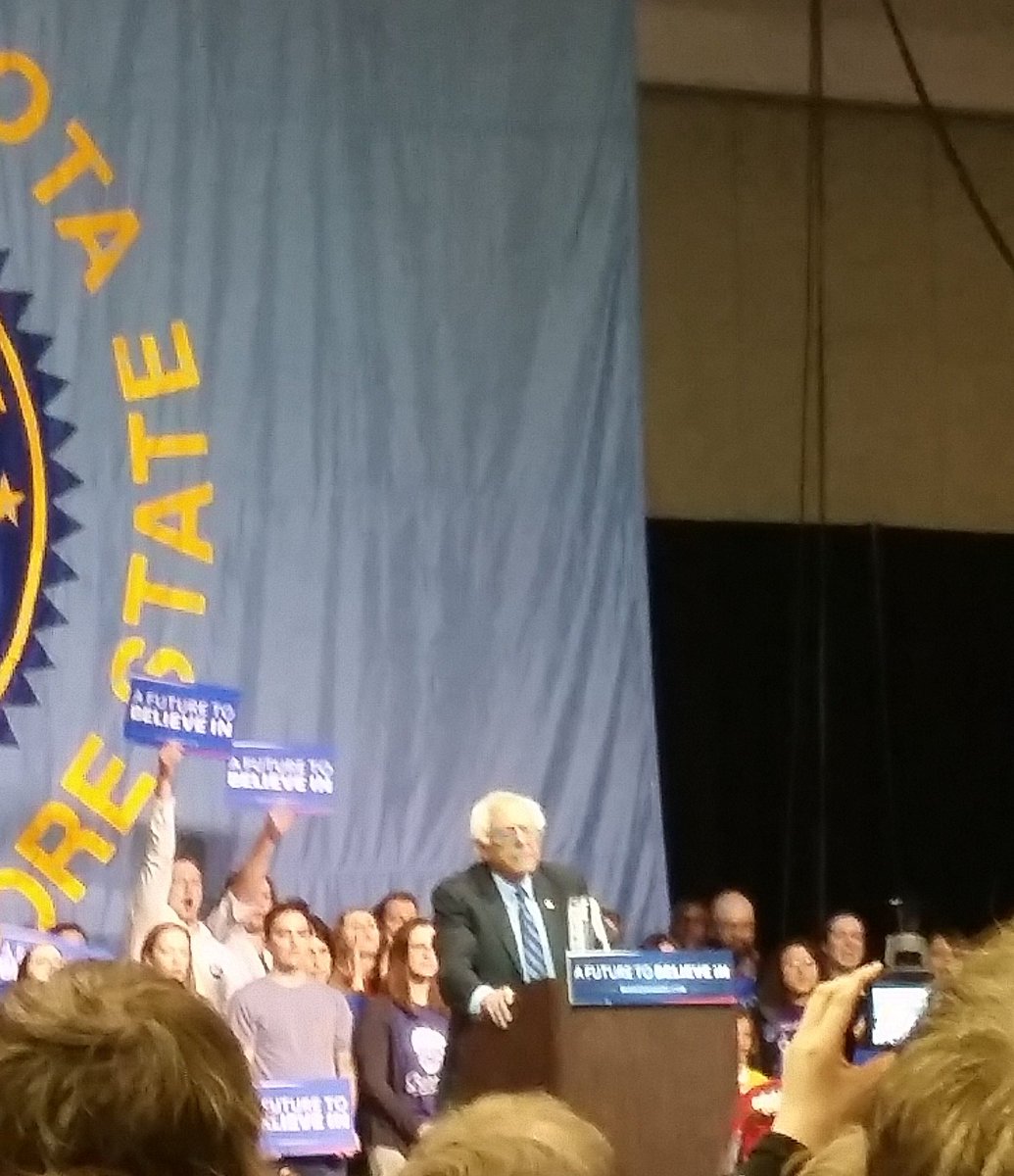 ataliemarie13's tweet photo. Saw this man tonight! @SenSanders @BernieSanders #FeelTheBern #BernieSanders #BernieSD ππβπ #wearetherevolution https://t.co/DSw7Ml65YZ