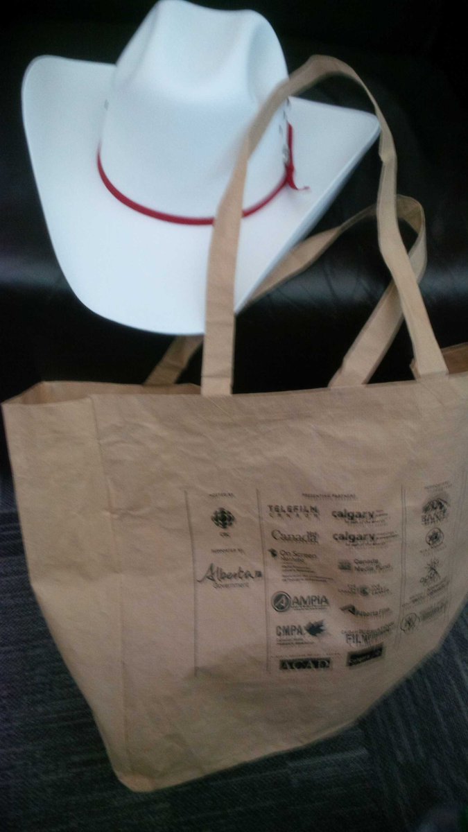 MHutchinson_WPG's tweet photo. #Input2016 trip ends for me w #Calgary police officer accusing me of stealing my white hat. No receipt! Lol.
#Tense https://t.co/zbm5NVW3Nx