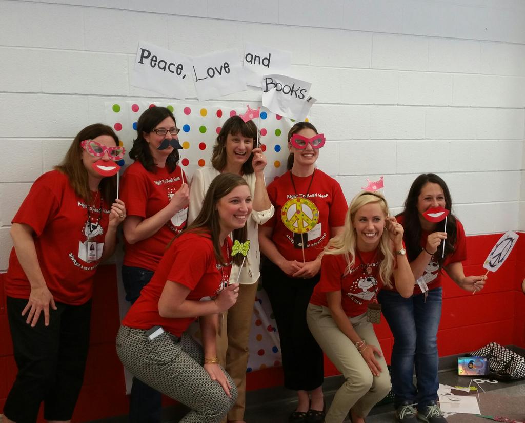 learningcrumbs's tweet photo. Wonderful and fun Young Author Night!! https://t.co/QsLaKAjAp1