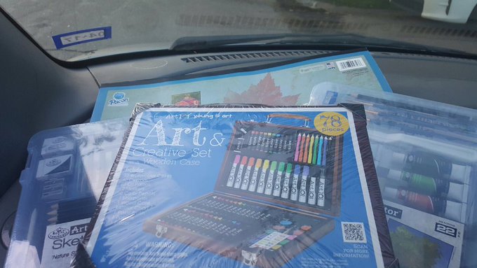 It was Mother's Day and her birthday and this is what's waiting for me at home. 😭❤️ she deserves the<a href="/tag/mytwitteranniversary"class="tags"><span>#mytwitteranniversary</span></a>