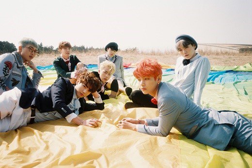 soompi's tweet photo. #BTS Is The First K-Pop Act To Ever Receive A Twitter Emoji #방탄소년단 https://t.co/atqkWmTh5Z https://t.co/cRnNzDaY9n