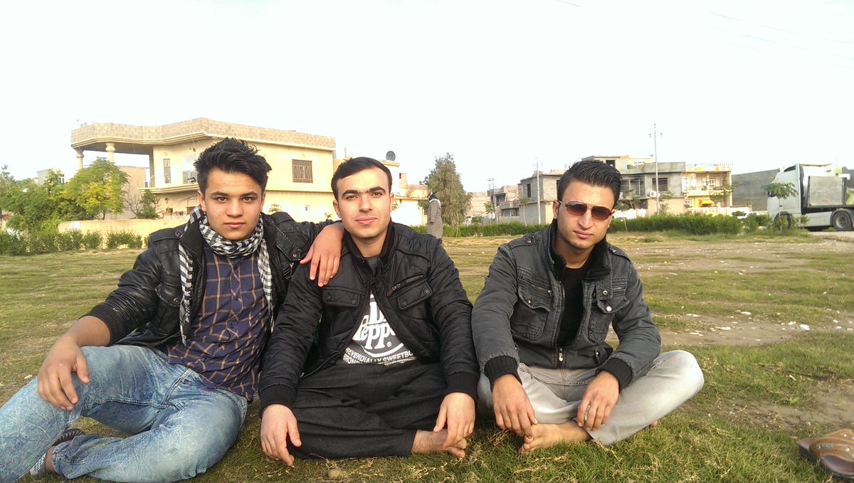 karwanRahim66's tweet photo. له‌گــه‌ڵ كاك   ســه‌یوان و كاك دیـــار 
لــــه‌   18 /12/ 2015 https://t.co/cpGsIs5RQn