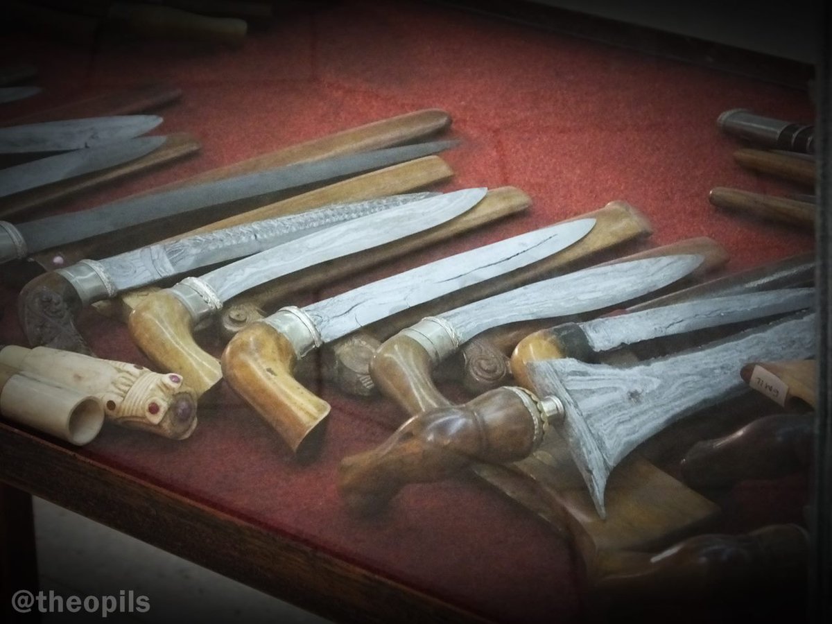 theopils's tweet photo. Small weapon, big impact. #badik #kawali #gecong #senjata #Bugis #Makassar #theopils_docs #keris #tradisi #photog https://t.co/6MfzHcpPUS