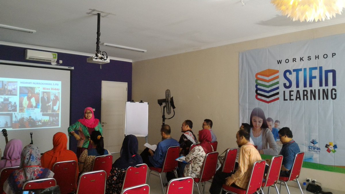 TesSTIFIn's tweet image. Yuk kita mulai #STIFInLearning bersm Trainer kita @misshiday