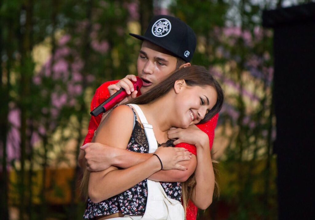 AMUGirlGoals's tweet image. Becoming UGirl and this happening ❤️🙌