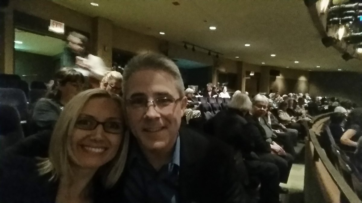 arvich's tweet photo. Excited to see The Sign in Sidney Brustein's Window with @knr @GoodmanTheatre!! #EssentialGoodman https://t.co/tsnn4QUHjS