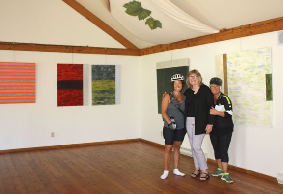 KEVICPAST's tweet photo. #Artshow #MuseWinery #Saanich B.C. #Wine #LyndaMcKewan #KimBull #KellyBullTomer #Minimalism #Abstract To May 29 https://t.co/5XWJM6AgT9