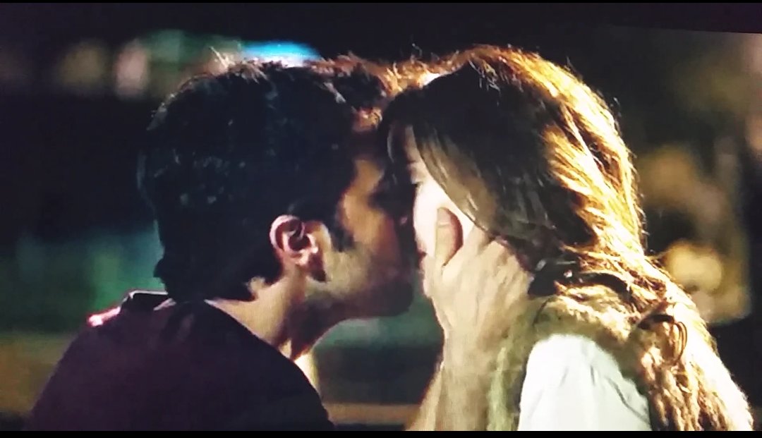 Yaaaa!!! QUERIAMOS VER ESE BESO
DE RODRIGO A CONNIE
HERMOSO 😍
LA MIRA CON UN AMOR
Q CUALQUIER MUJER DECIARÍA #LaNiña
