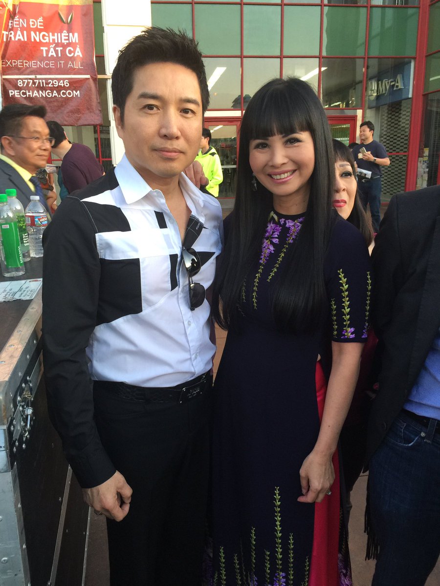 VARockTheVote's tweet photo. The Son &amp; Giang Ngoc urge eligible citizens to register to vote at #VARockTheVote concert in #LittleSaigon https://t.co/ebhceZguVW