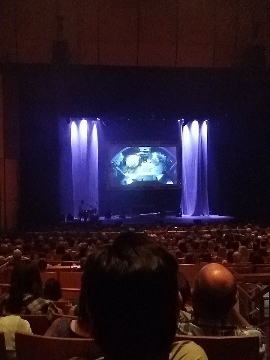 cathanG's tweet photo. @altonbrown LIVE! So excited with @JediFlutist #AltonBrownLive https://t.co/4TlqI9zGkS