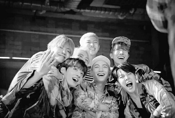 ChocolateWingsJ's tweet photo. Mi mundo = BTS ♥ #방탄소년단 #BTS #ARGENTINA https://t.co/P009woEwjY