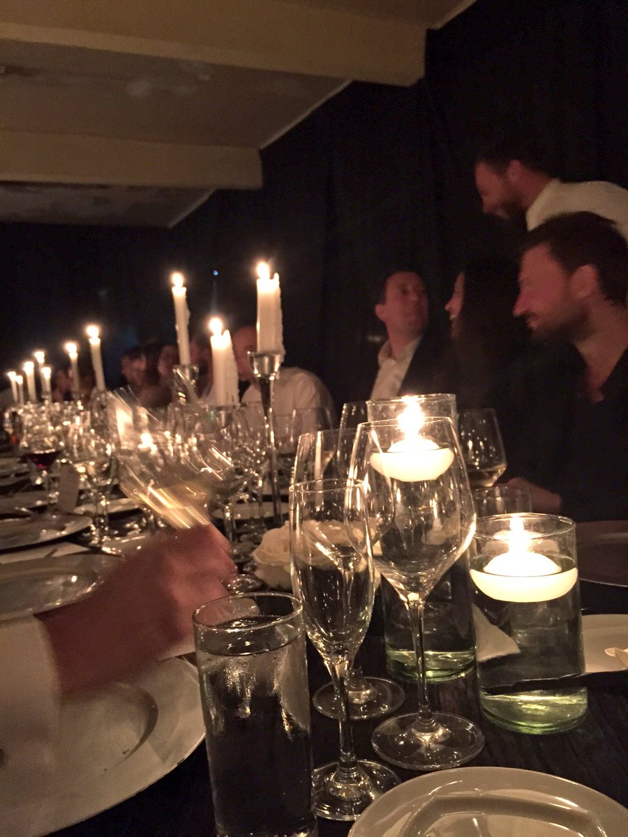 latinfashionews's tweet photo. Así o más elegante la cena de @Cihuah en @mx_df #LFNews #ArtePro https://t.co/aHOAnN6j6c