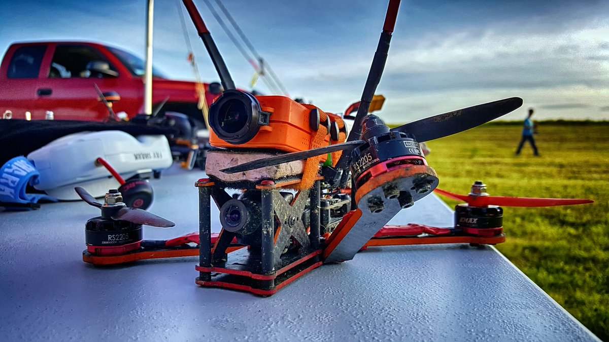 HaWkX_FPV's tweet image. Raise your arm if you gate crashed today 😕
#FPV #Drone #FPVproblems #FPVracing #FPVcrash #HaWkXfpv #Pittsburgh #PGH
