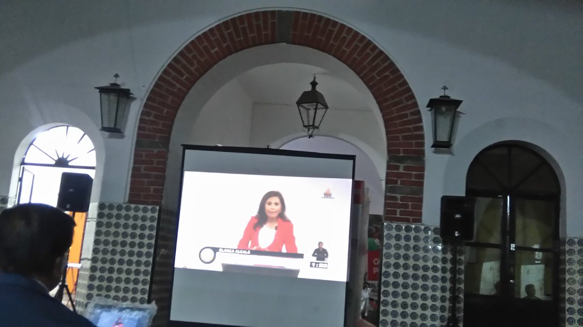 neo_adan's tweet photo. Presentes en el @CMPRIPuebla  viendo el debate y apoyando a nuestra próxima gobernadora  @SoyBlancaAlcala https://t.co/npYKNaZJ1e