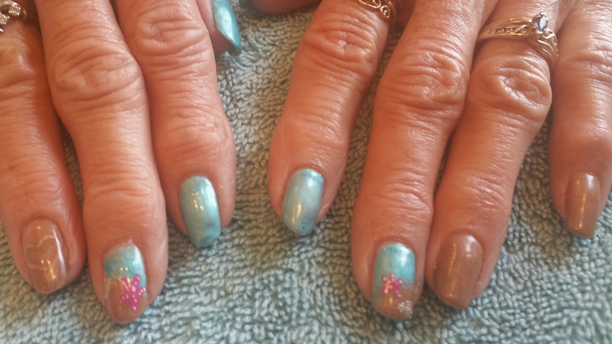timegathering17's tweet photo. Pinterest attempt success. #sogelnails #nailart #gelnails #naildistributor #nailtech #montananails #springnailart # https://t.co/gUNTS5tQvs