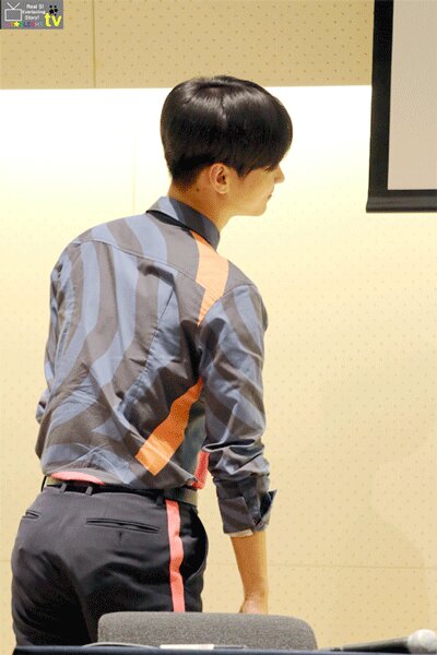 CiTgSBoUkAAztJd.jpg:large