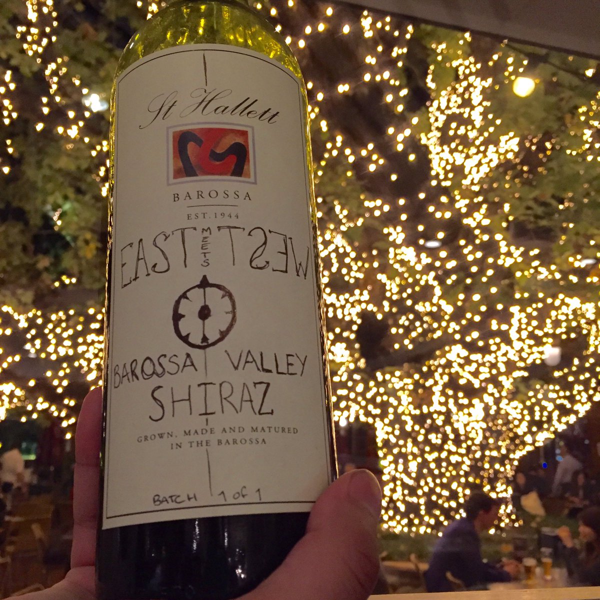 "East Meets West" #BarossaValley #Shiraz made <a href="/StHallettWines/">StHallettWines</a> #blendingsession @theoakshotel by team #OnceUponAWine