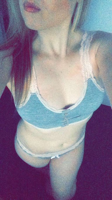 Online! 99tk for a fortune cookie with prizes!! Also 2 cheap snapchat deals left! https://t.co/YTeljKbmk2<a href="/tag/onmfc"class="tags"><span>#onmfc</span></a>