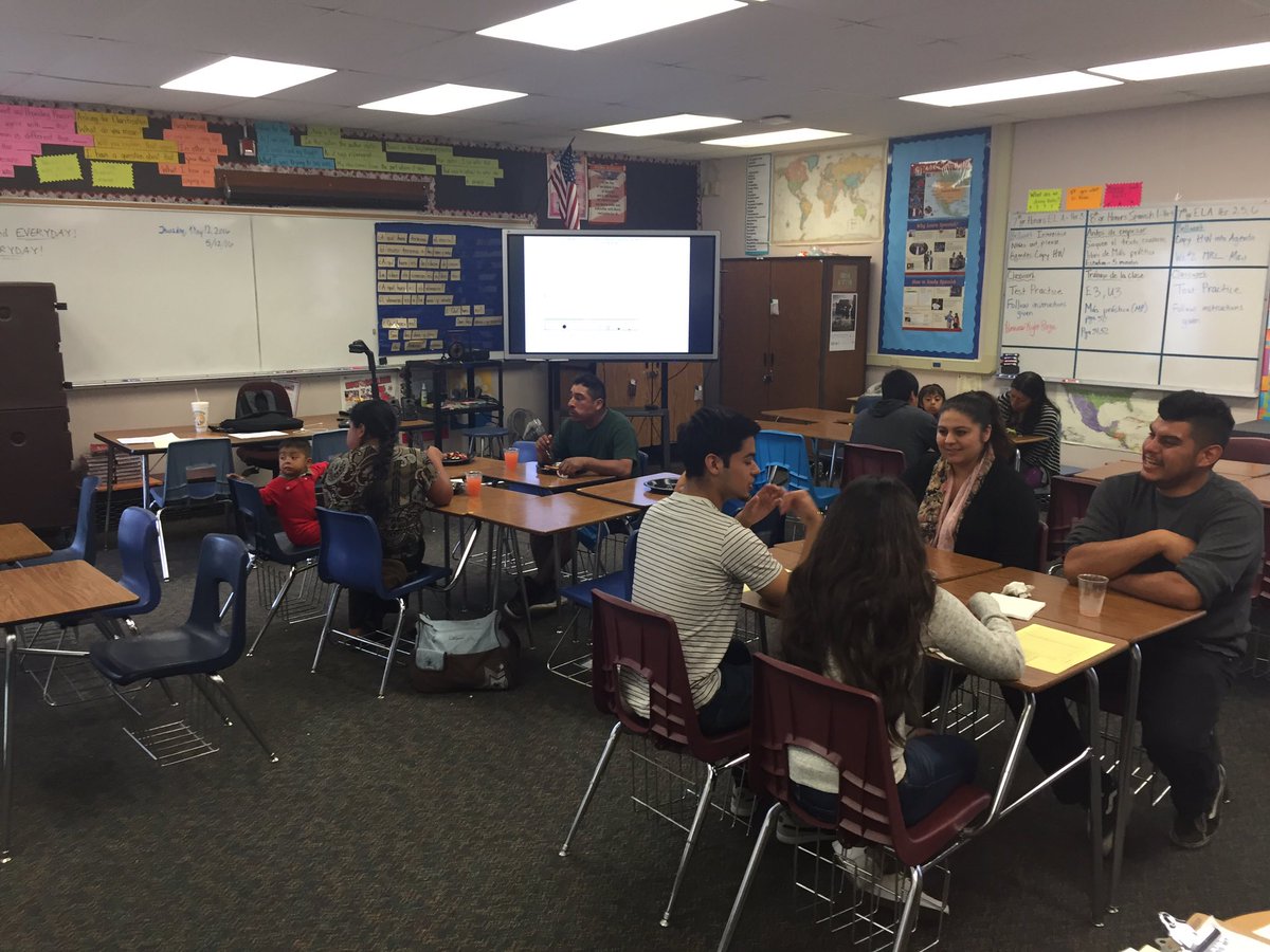 RDVPeerResource's tweet photo. Mixteco family workshop/discussion...California Healthy Kids Survey. @rdvprincipal @riosupt https://t.co/IticsAKMLD