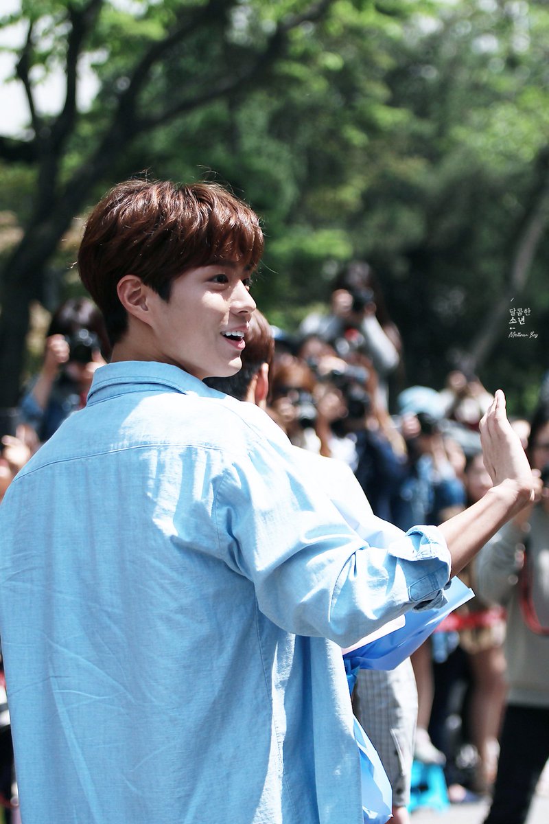 #박보검 <a href="/BOGUMMY/">박보검</a> 
네가 그리워 진다 또 
오늘따라 네가 생각이 난다 또
따스한 바람이 그 때의 널 기억하고

cfile22.uf.tistory.com/image/221CCF3F…