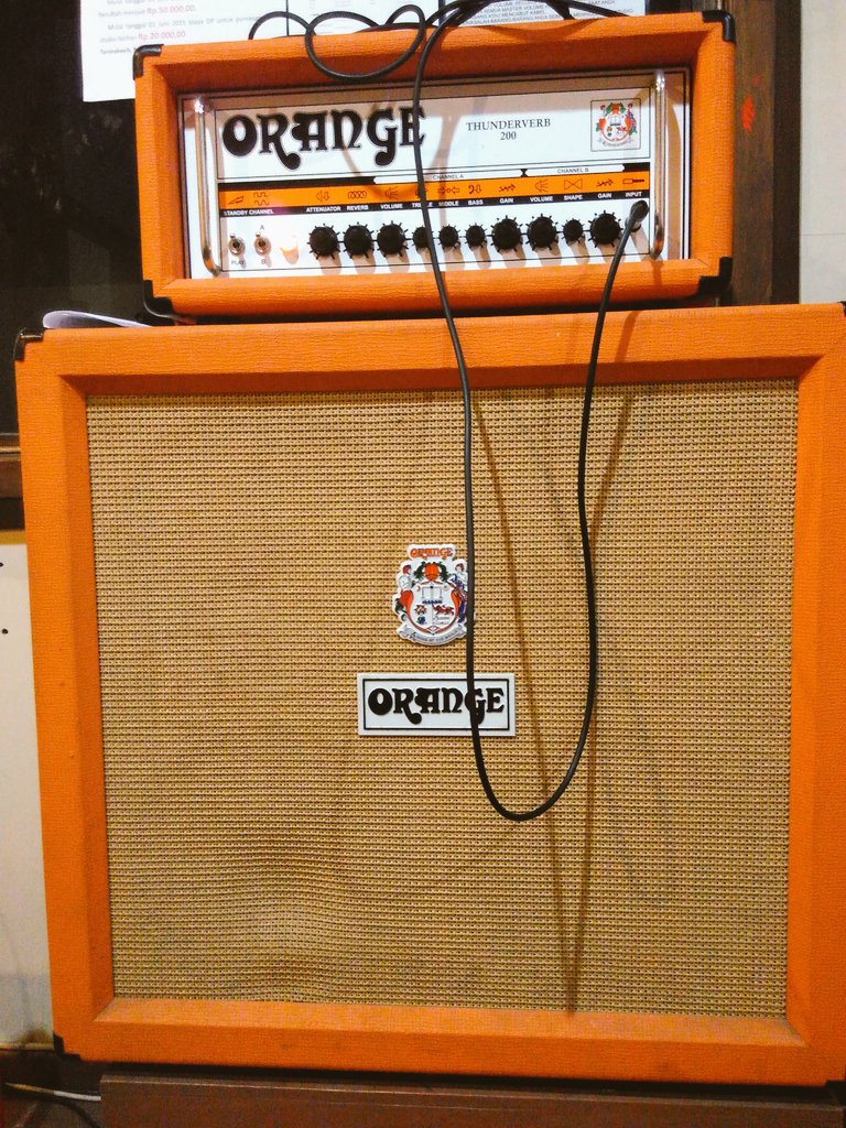 StudioRockstar's tweet image. apapun musikmu.. ampli Orange seri Thunderverb 200 ini siiap melayani sound gitar yg km mau .cusss 087839196669