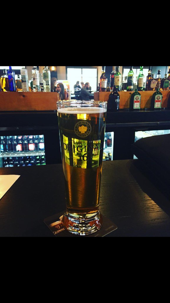 Come join us @TheCelticTap for a refreshing beverage &amp; delicious food! #yyc #coldbeer #pub #goodeats #wingnight