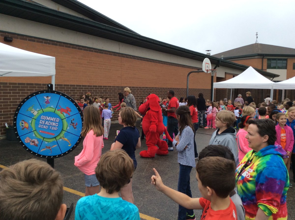 wsettles's tweet photo. Great day at North Barrington School w/ Scholastic Summer Reading Road Trip! @Scholastic @NBarringtonColt https://t.co/JkYZNgISlO