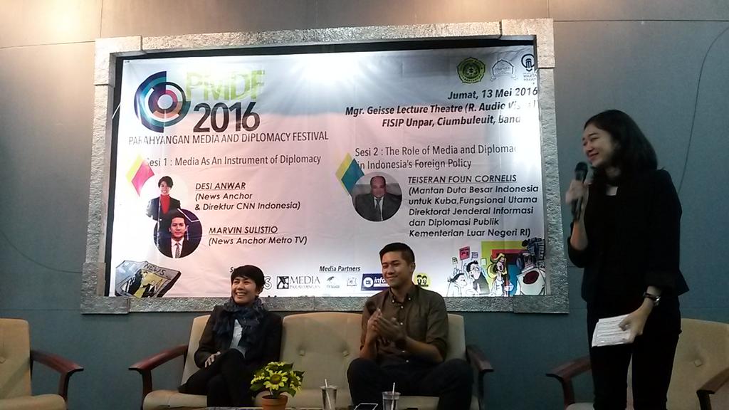 PMDF_UNPAR's tweet photo. Desi Anwar &amp; Marvin Sulistio!!! https://t.co/4kYX79WmgG