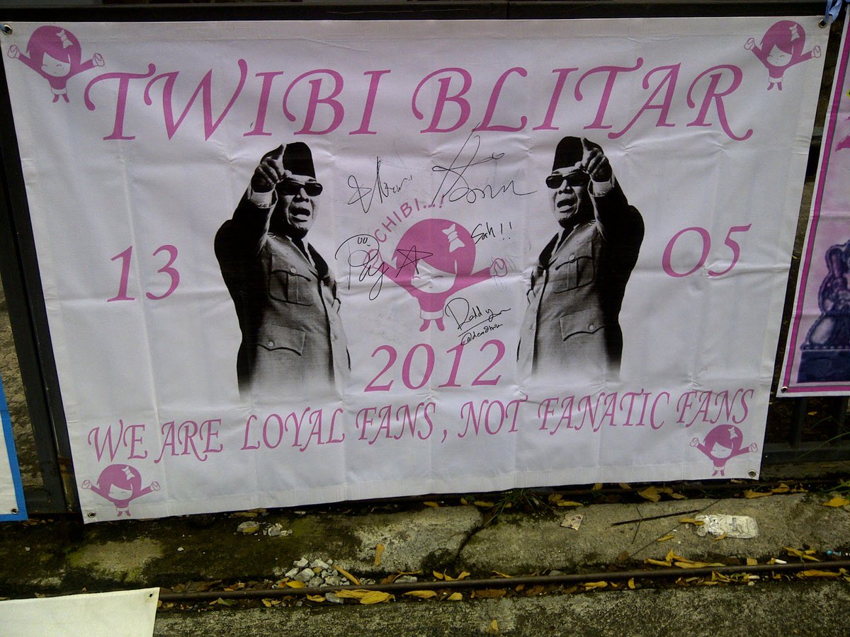 Maaf baru sempet login ,trimakasih ucapannya RT <a href="/RynismBlitar/">Rynism Blitar</a>: Happy Anniv yang ke 4th <a href="/Twibi_BlitarOFC/">Twibi Blitar</a> .. enggak terasa ya kita udah 4th ^_^ Mau dong annivnya diucapin kalian :'D