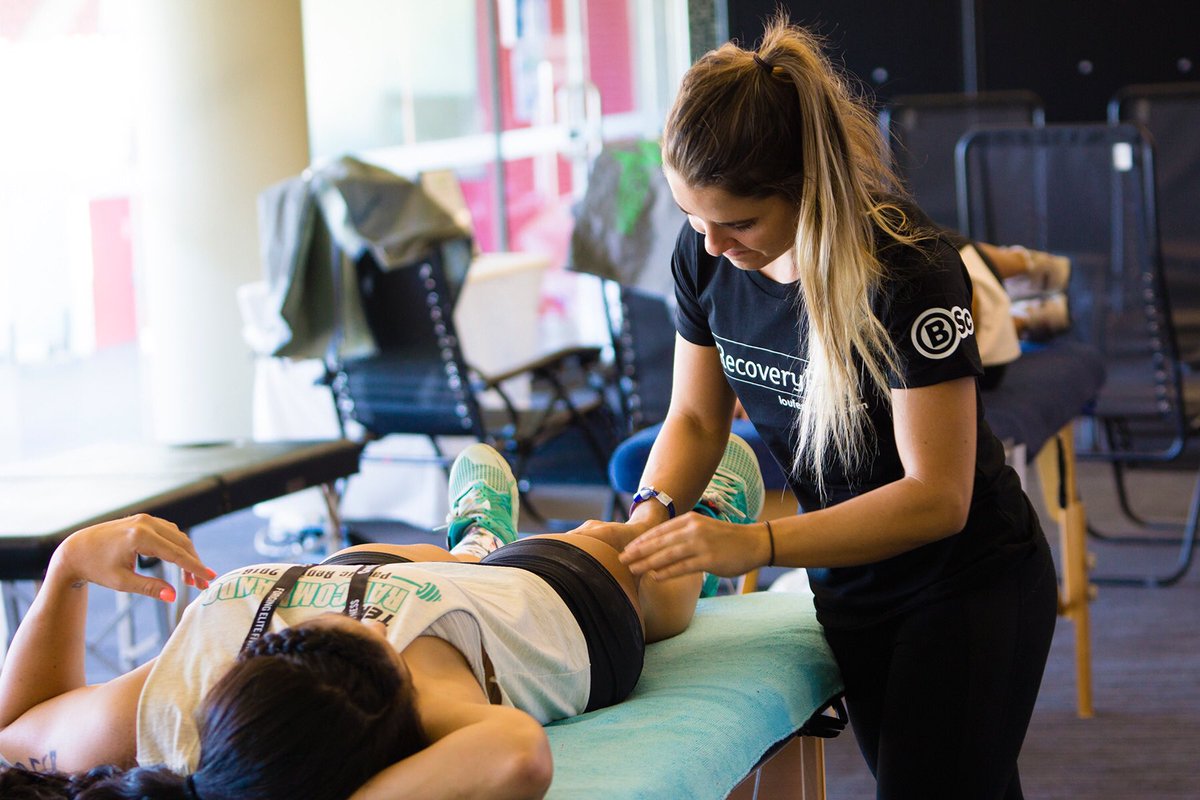 recoverybar_'s tweet photo. Athletes being looked after at the #RecoveryBar @CFGPacific #regionalsrecovery2016 #crossfit #performance https://t.co/zoQEOsgqz9