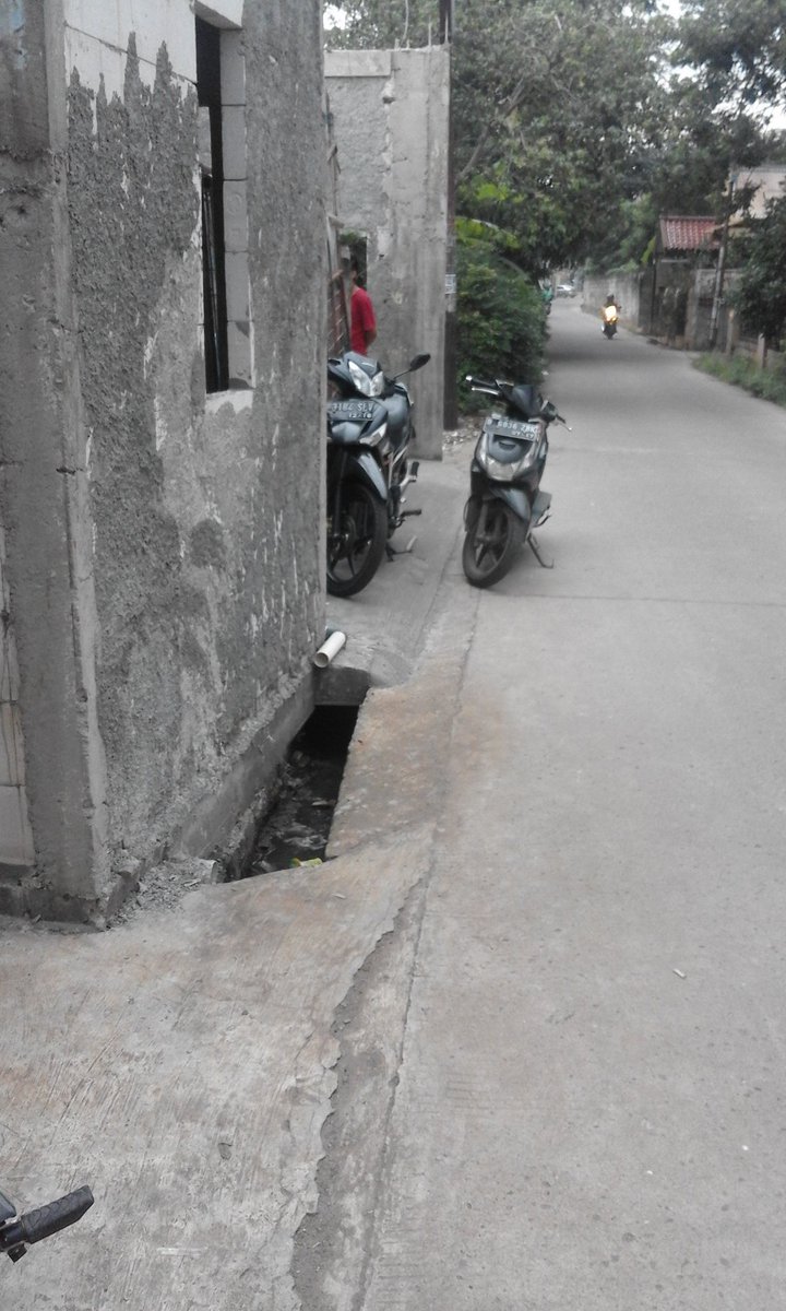 BogeRohmain's tweet photo. @distarkim_depok mohon ada penindakan jl masjid al akhyar rt 08/08 Gandul soal Gsj https://t.co/d47HR8KNdk