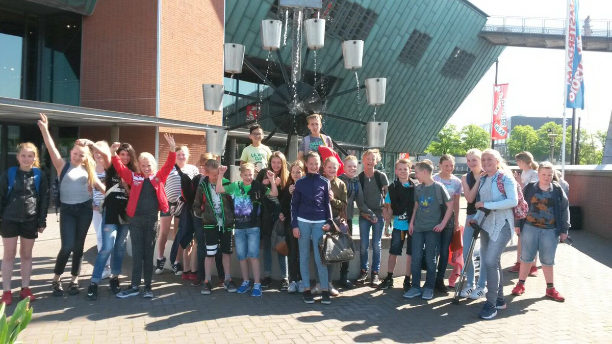 KCdeBolster's tweet photo. Groetjes van groep 8 vanuit @NEMOamsterdam https://t.co/2ZH3G6DWGu