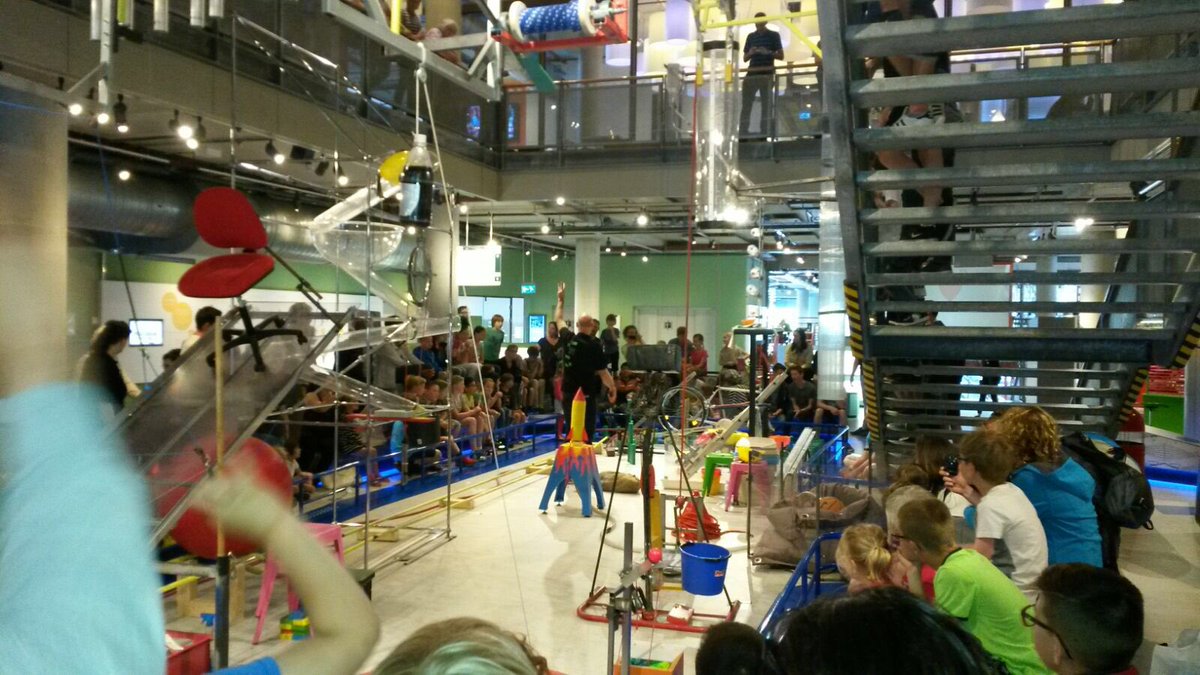 Groetjes van groep 8 vanuit <a href="/NEMOamsterdam/">NEMO Science Museum</a>